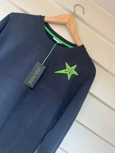 Load image into Gallery viewer, Green star sweatshirt