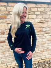 Load image into Gallery viewer, Green star sweatshirt